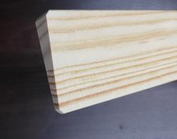 ラケットは角度がついています